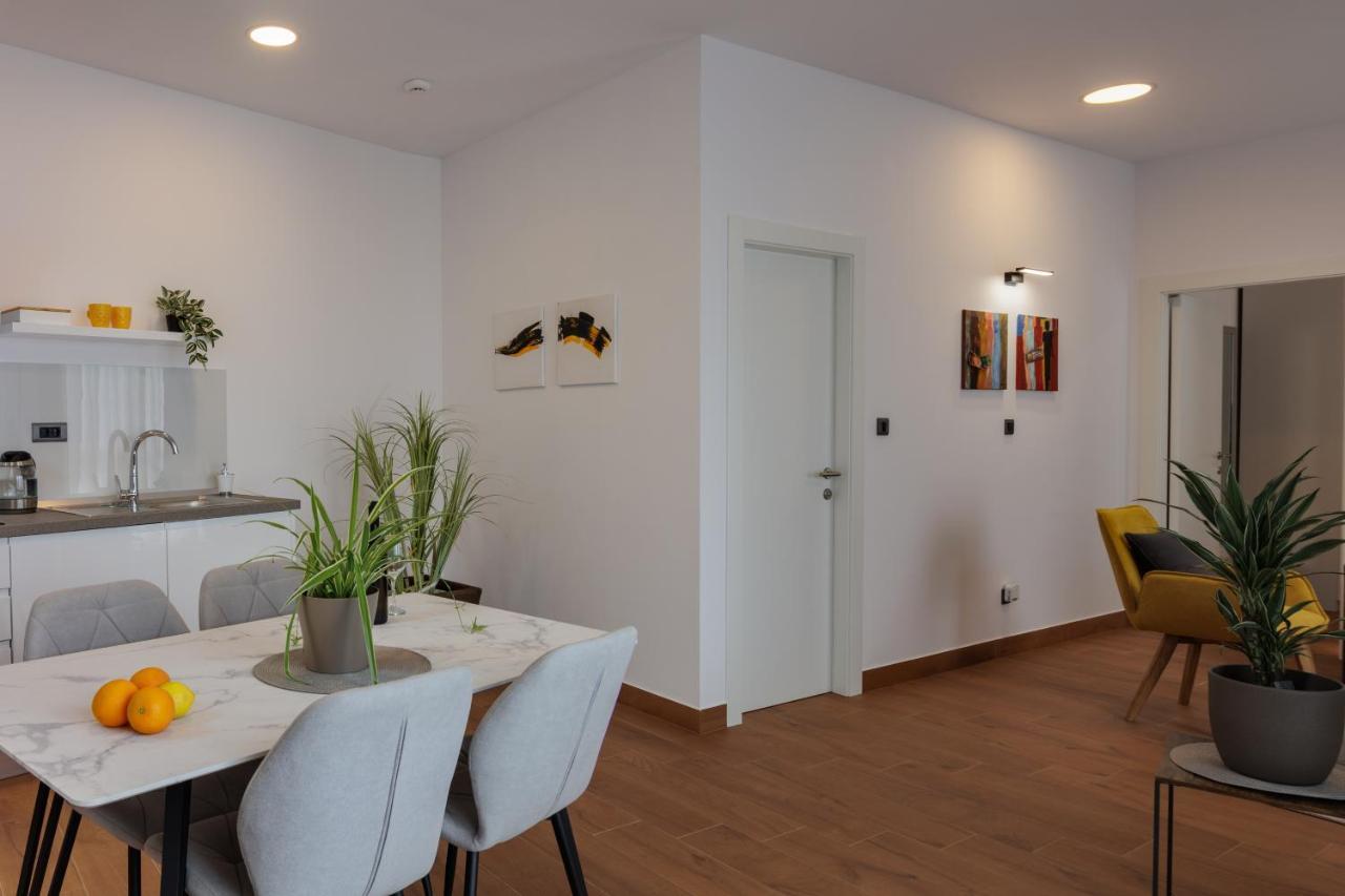 Terra 5 Deluxe Apartment On The Ground Floor With Private Parking Rijeka Exterior photo