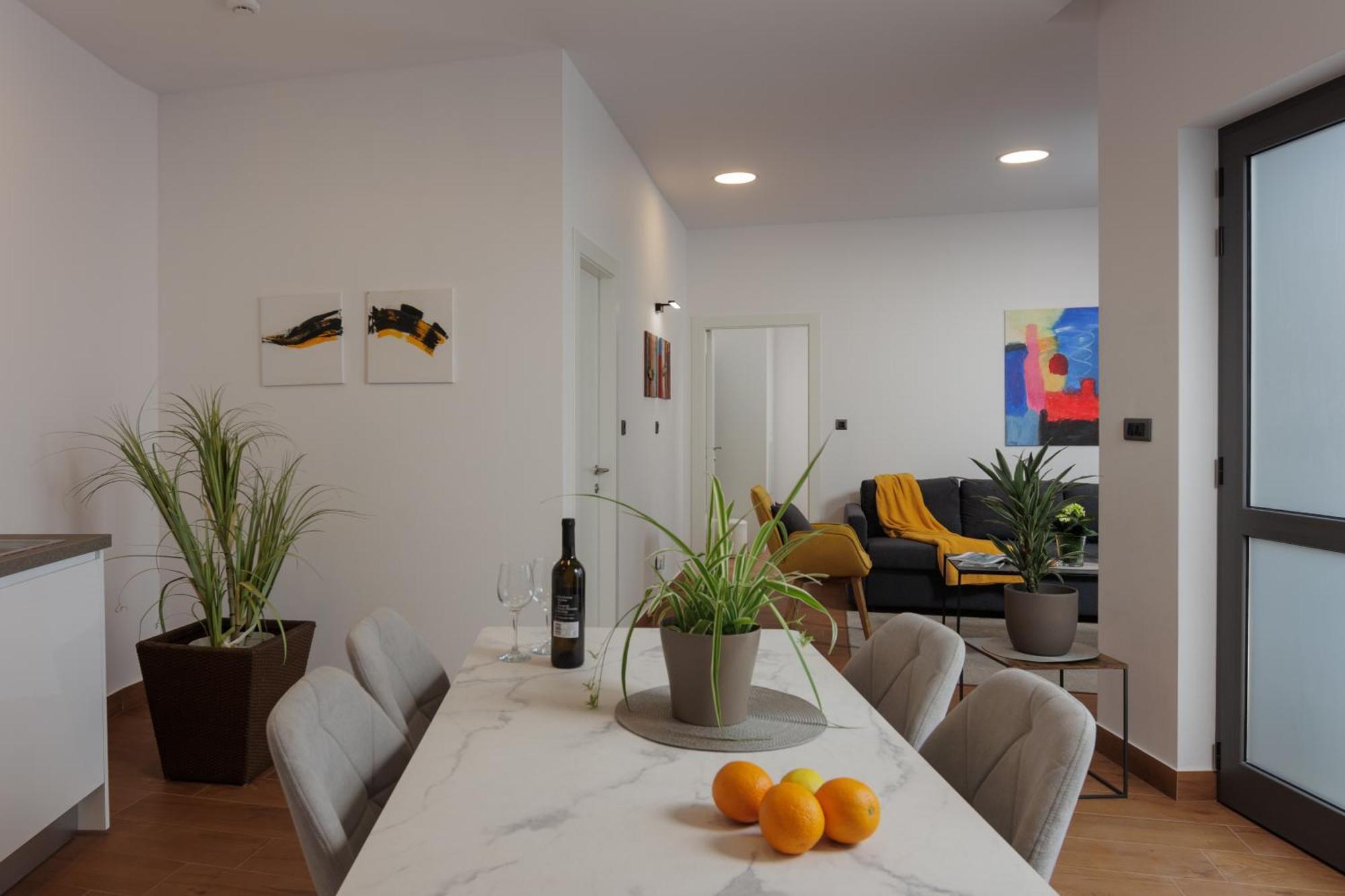 Terra 5 Deluxe Apartment On The Ground Floor With Private Parking Rijeka Exterior photo